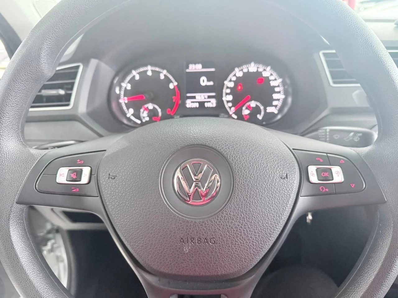 VOLKSWAGEN VOYAGE