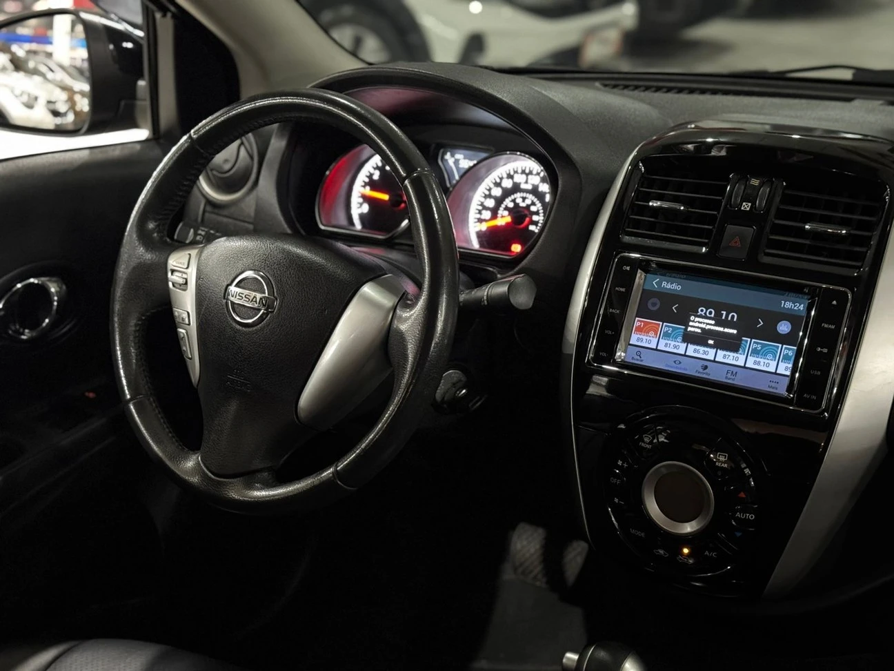 NISSAN VERSA