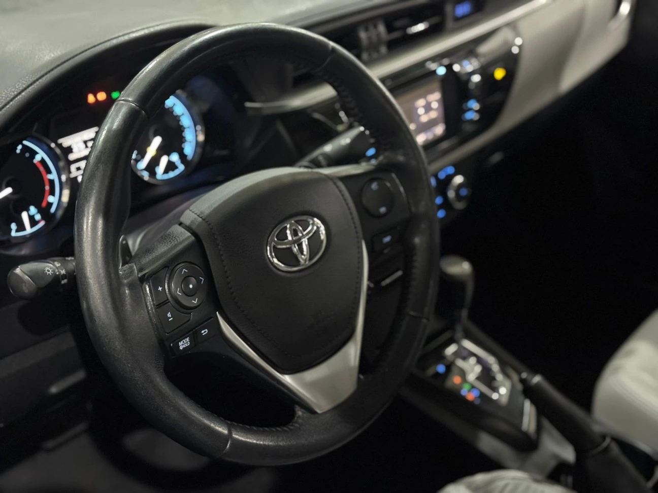 TOYOTA COROLLA