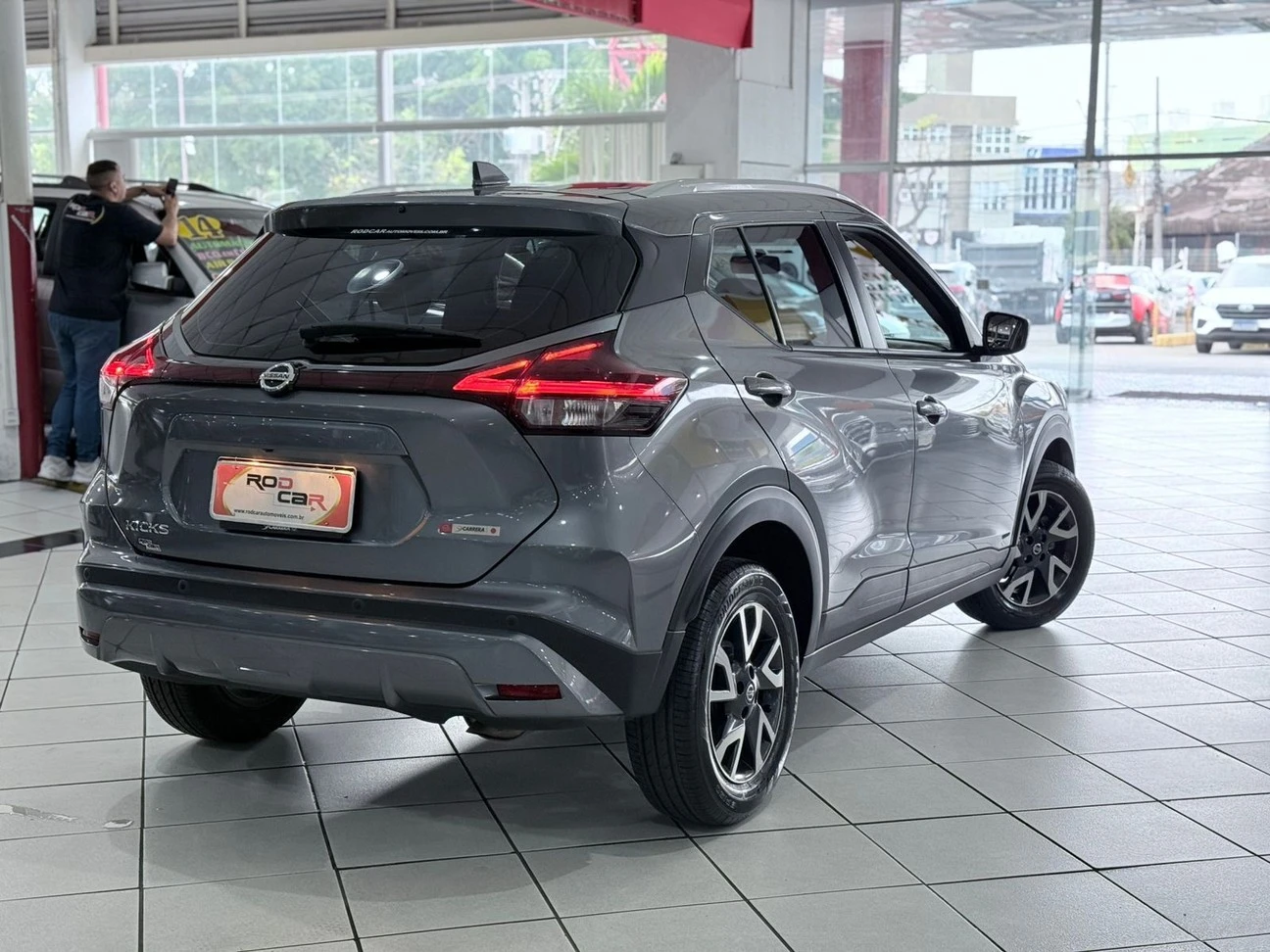 NISSAN KICKS