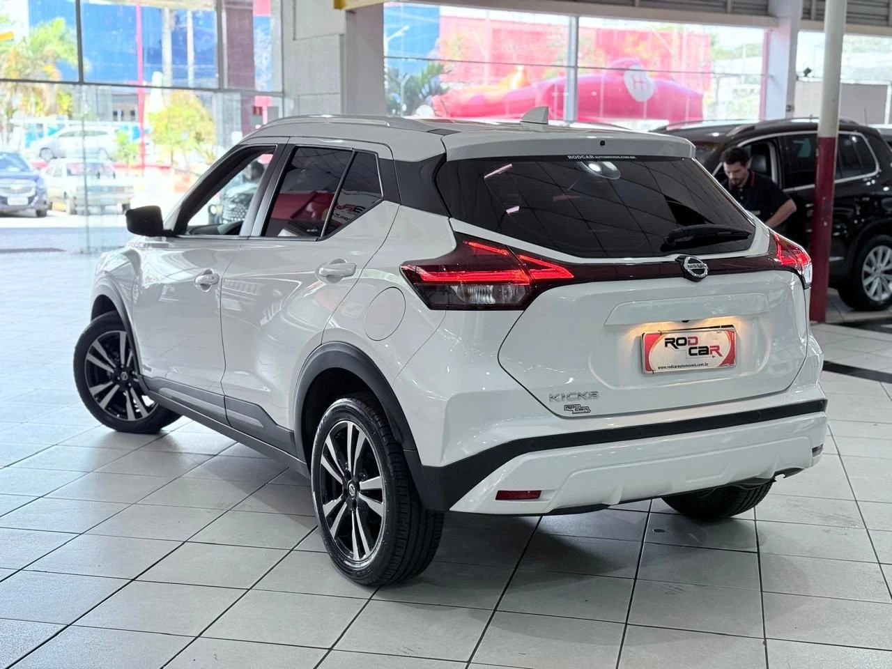 NISSAN KICKS