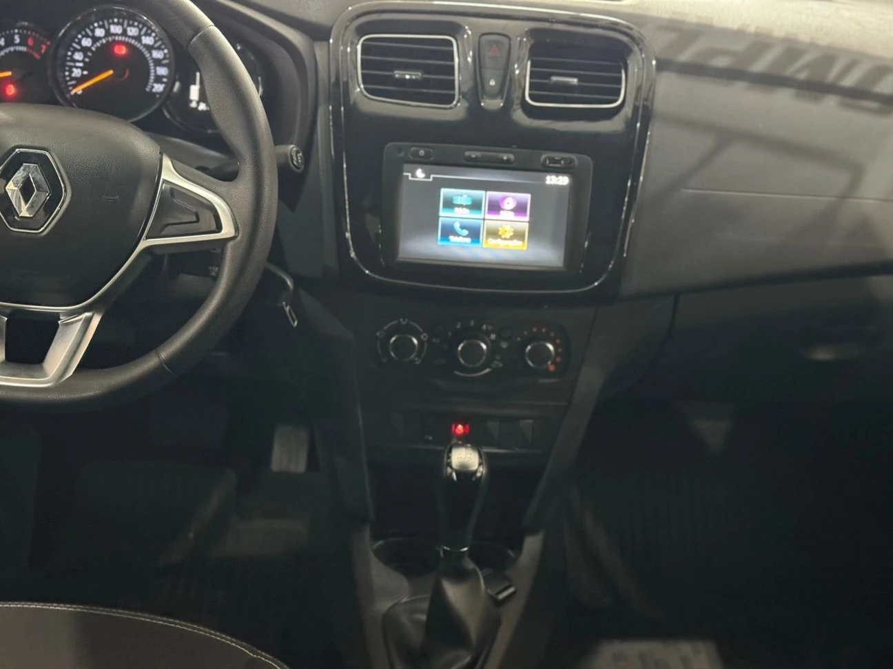 RENAULT LOGAN