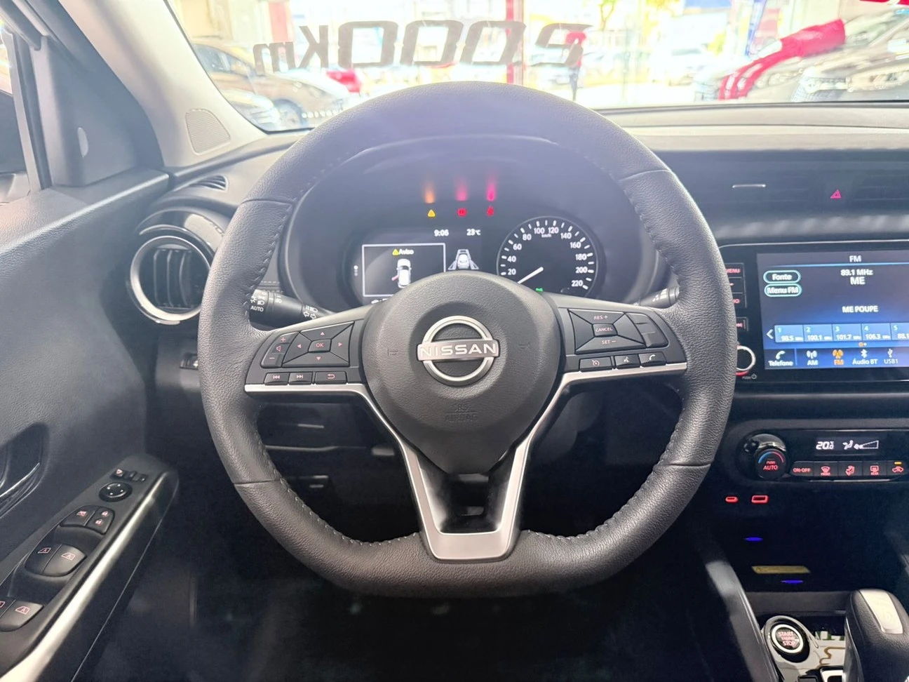 NISSAN KICKS