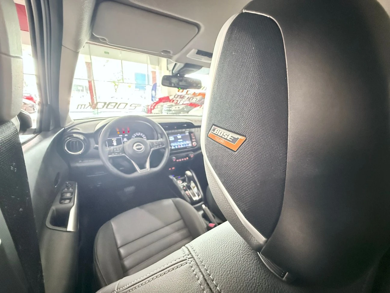 NISSAN KICKS