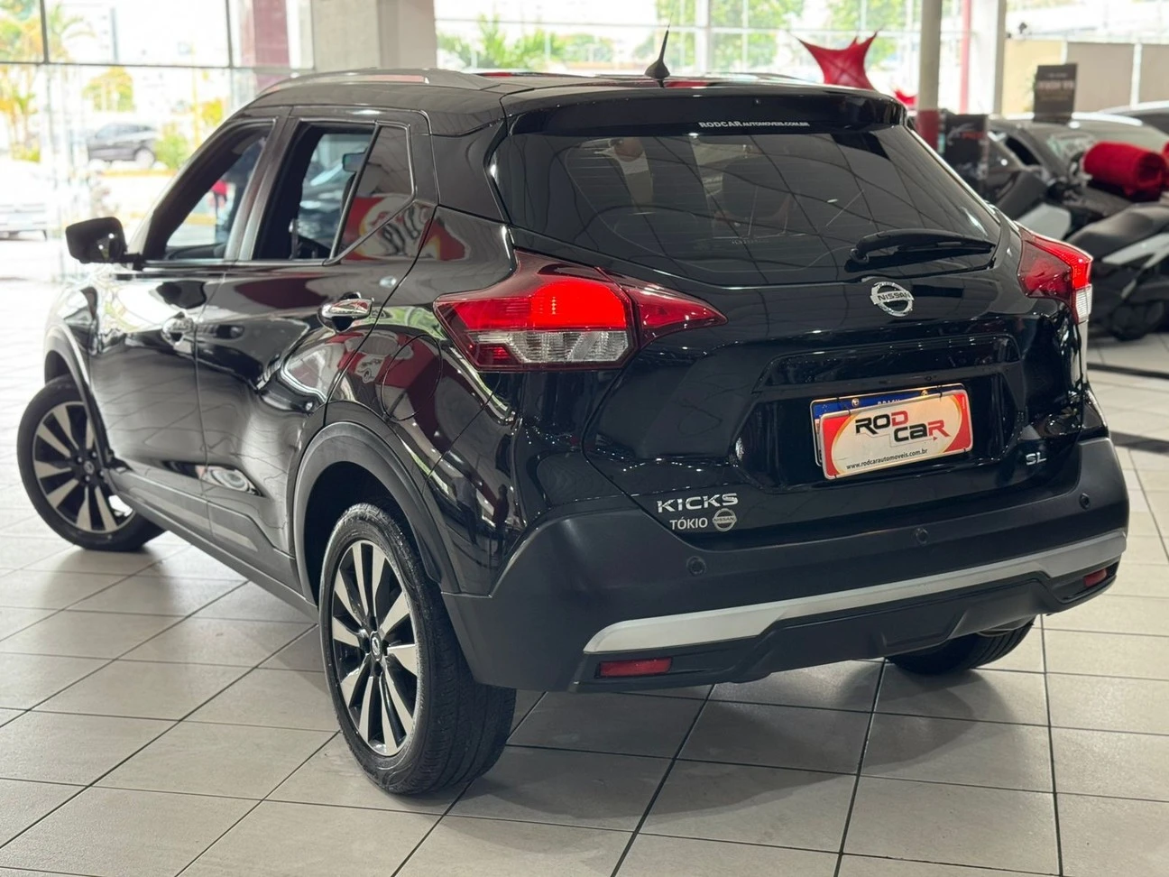 NISSAN KICKS