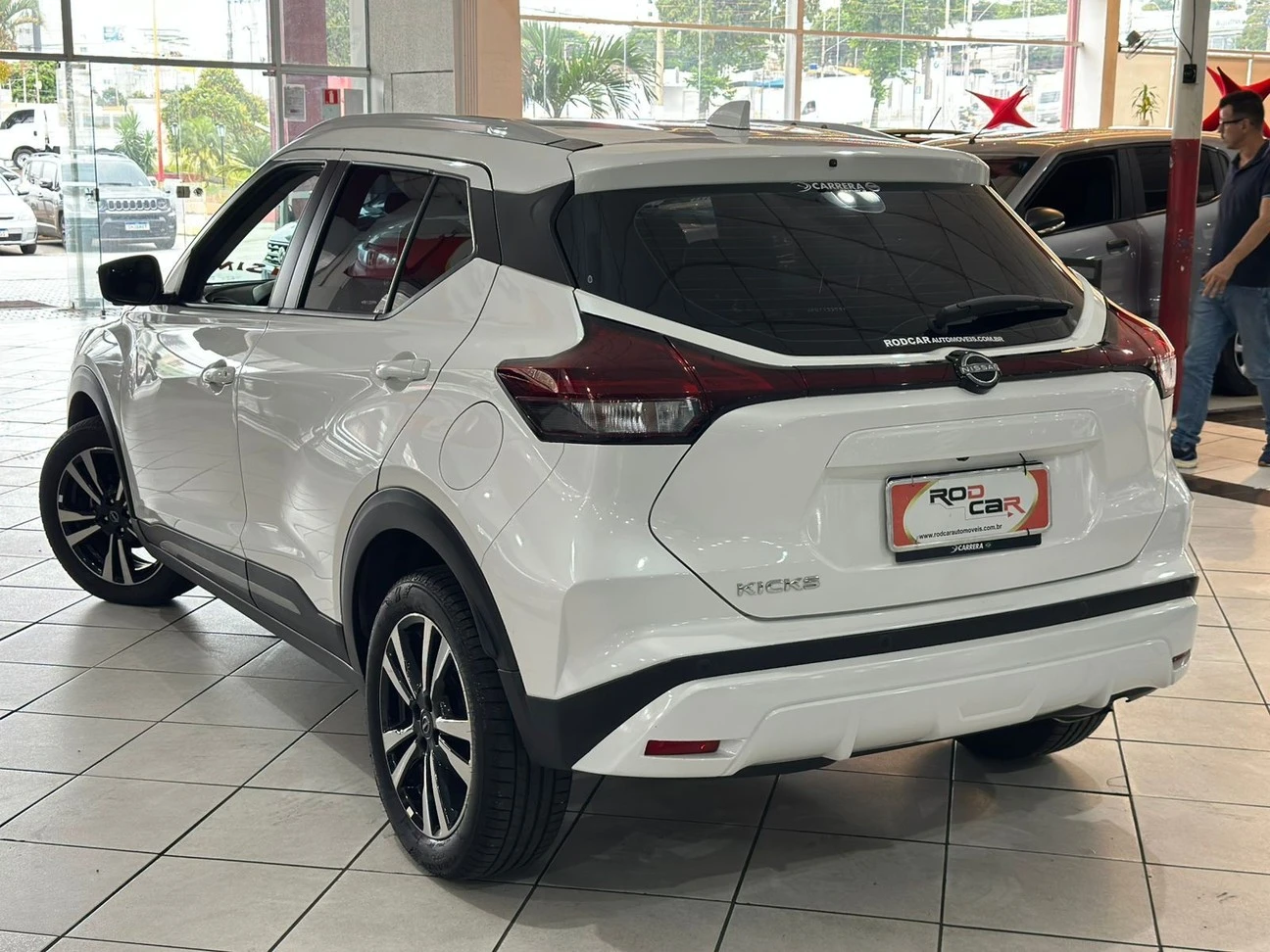 NISSAN KICKS