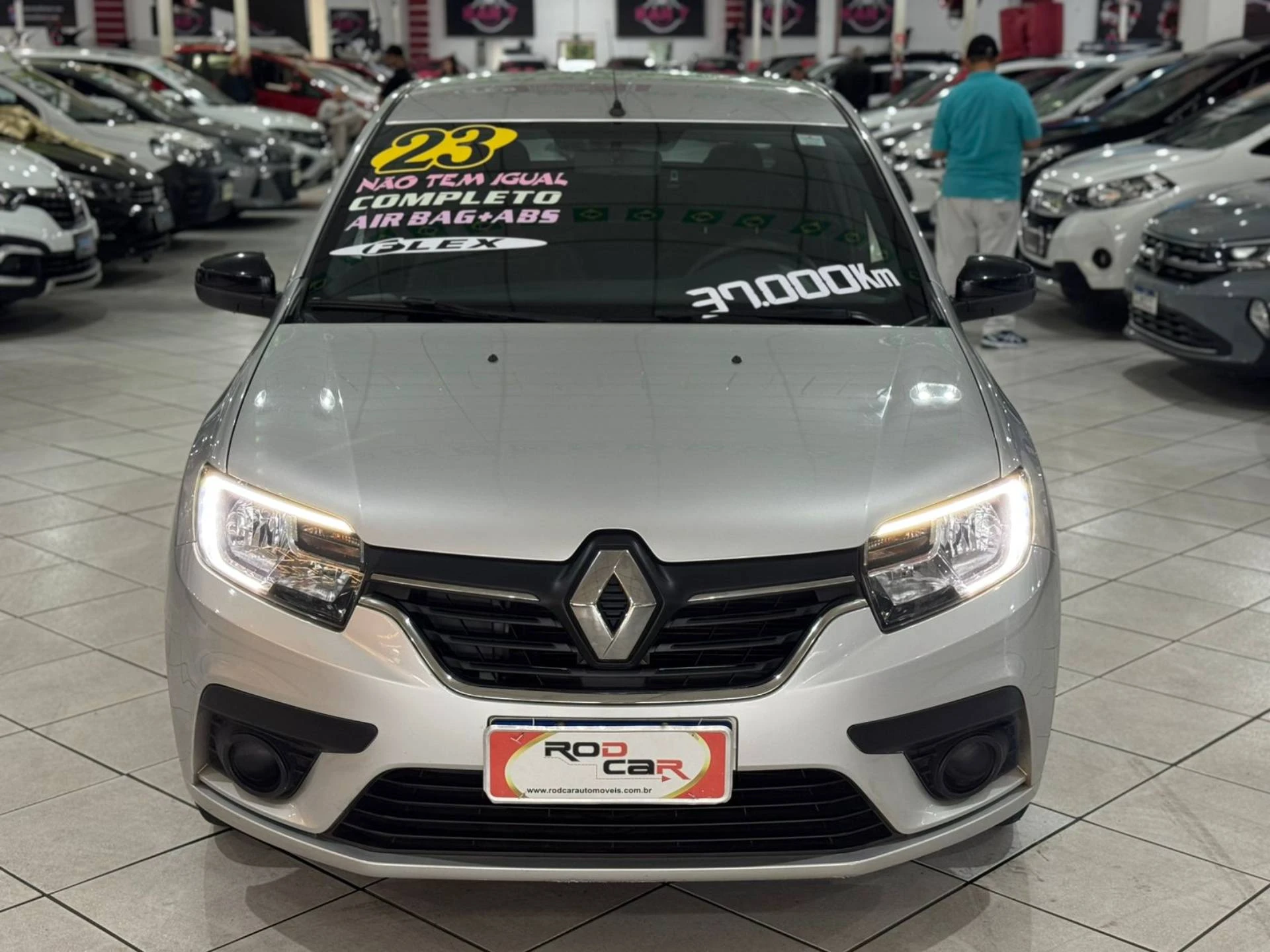 RENAULT LOGAN