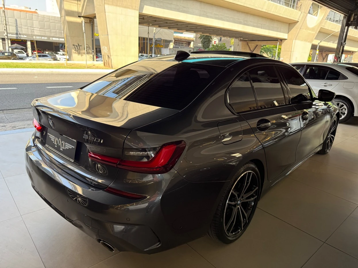 BMW 320i