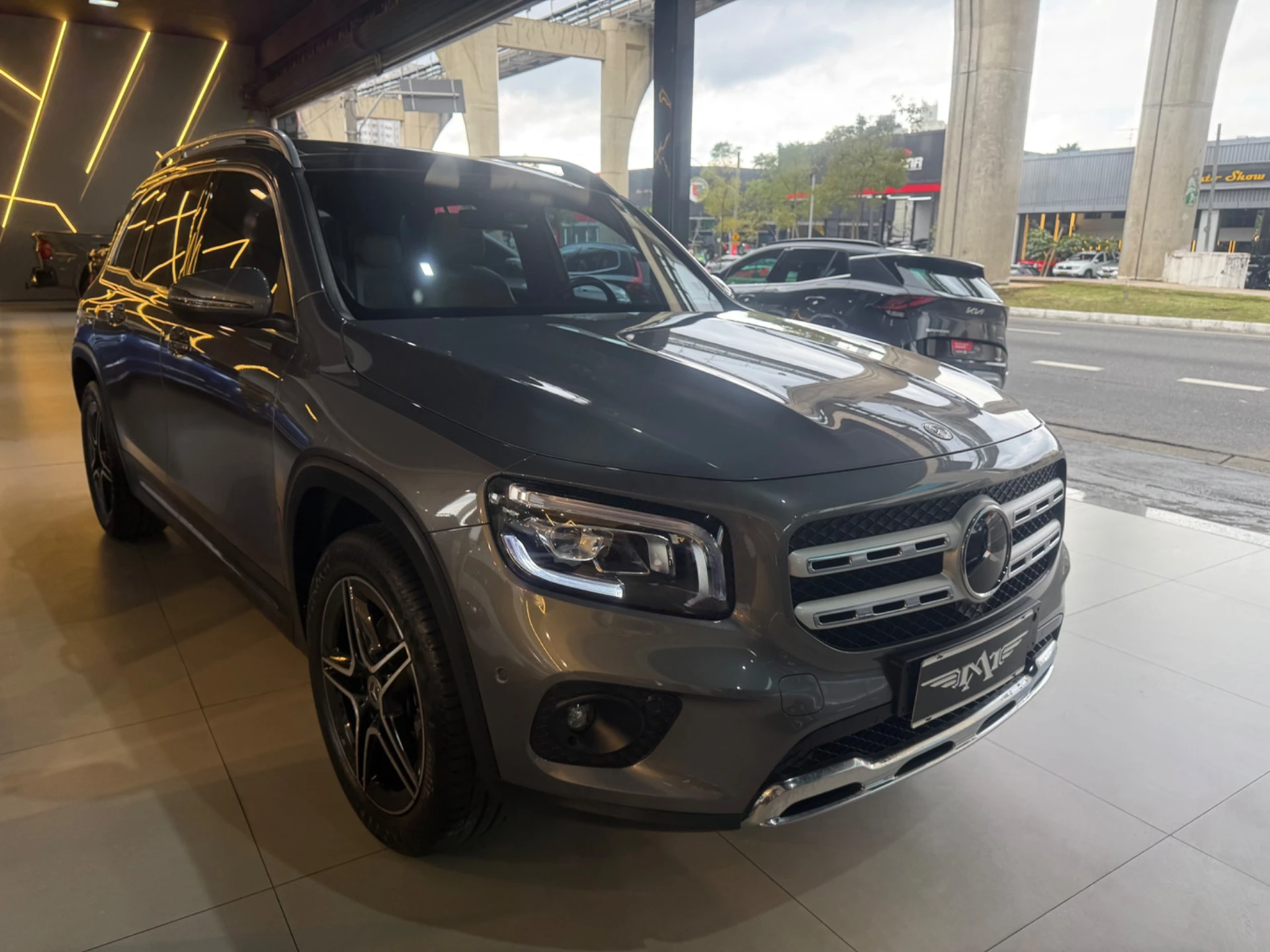 MERCEDES-BENZ GLB 200