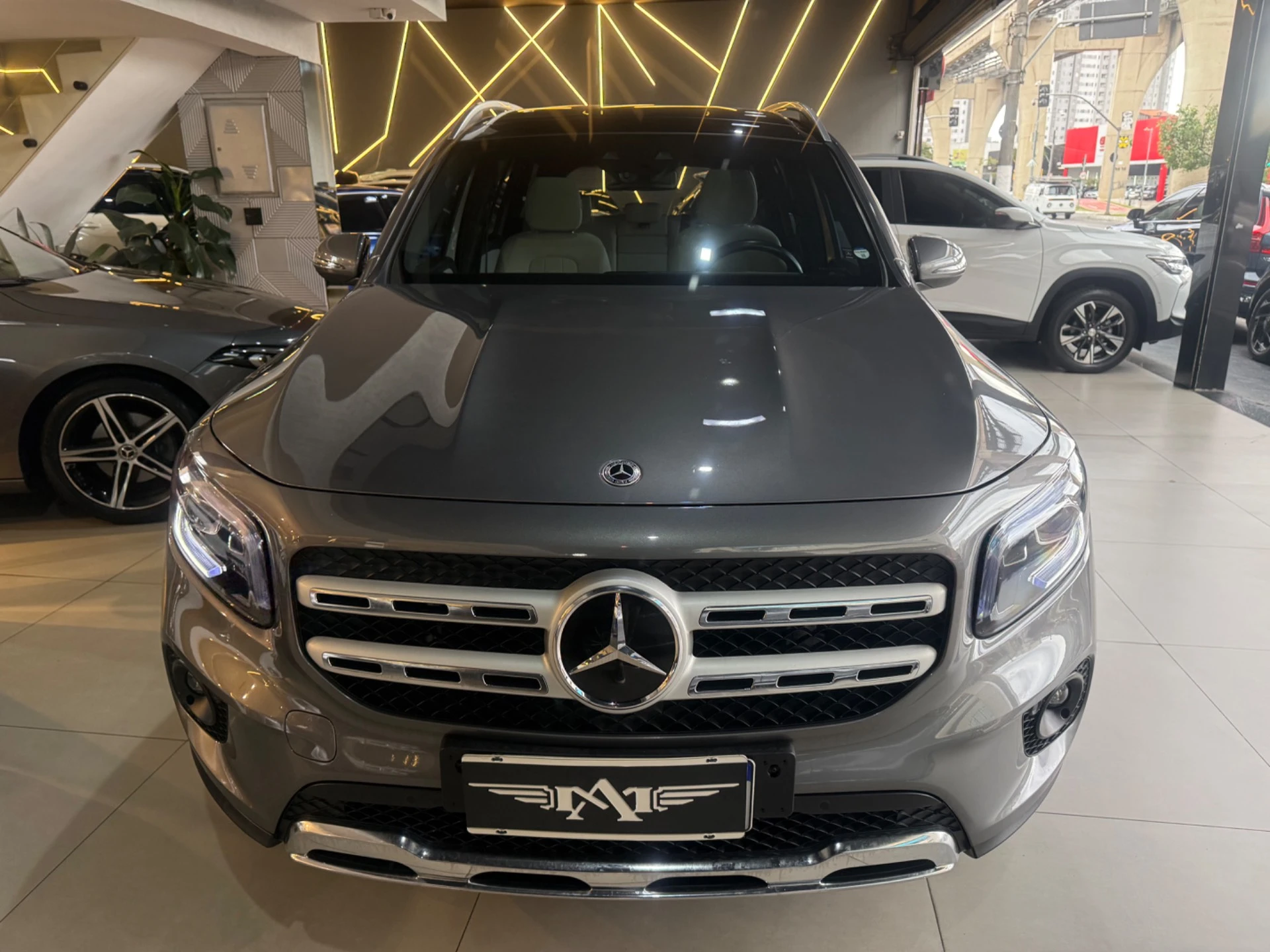 MERCEDES-BENZ GLB 200