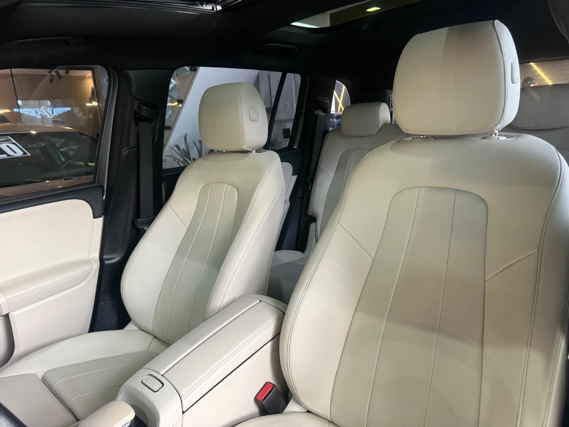 MERCEDES-BENZ GLB 200