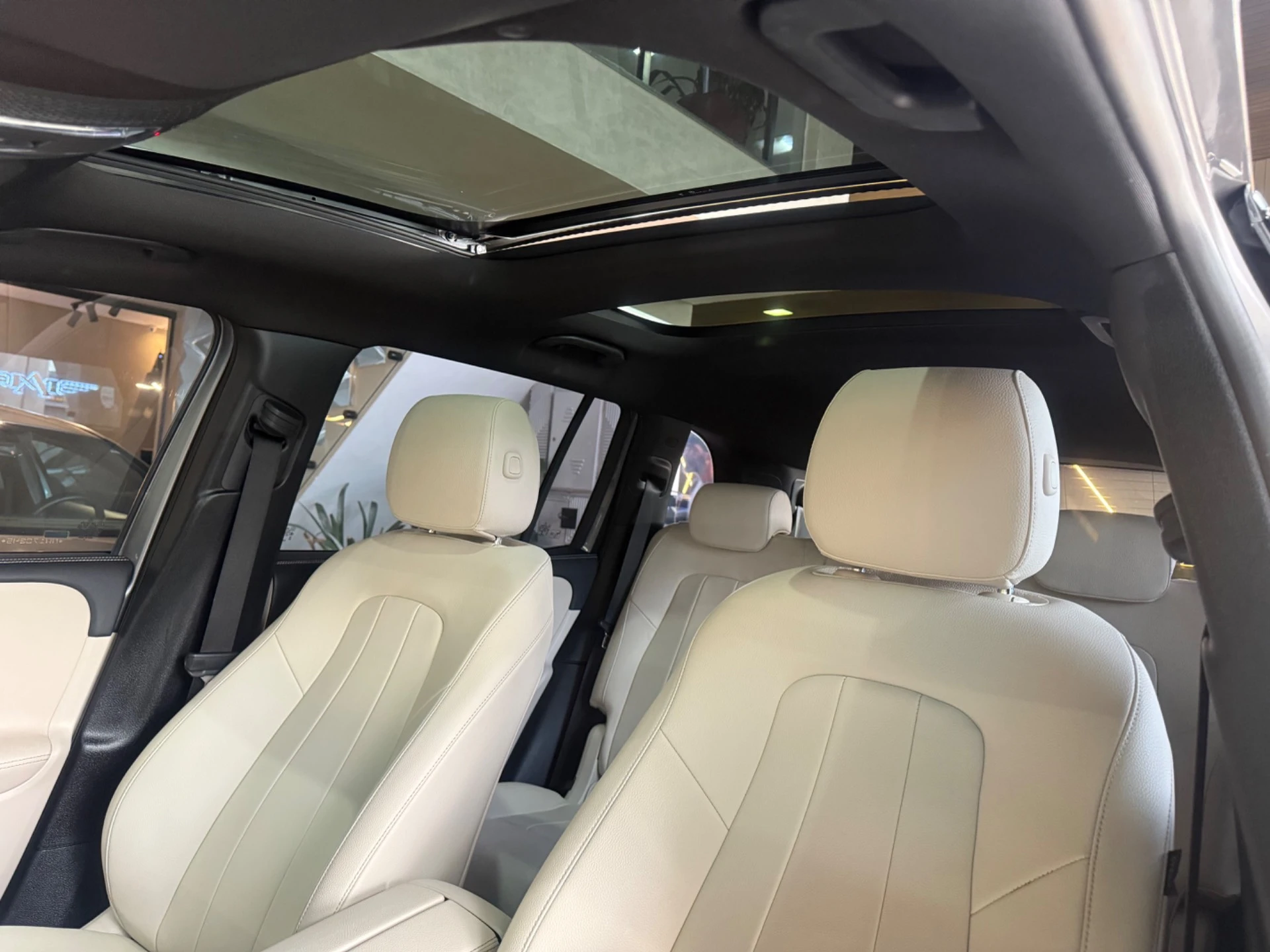 MERCEDES-BENZ GLB 200