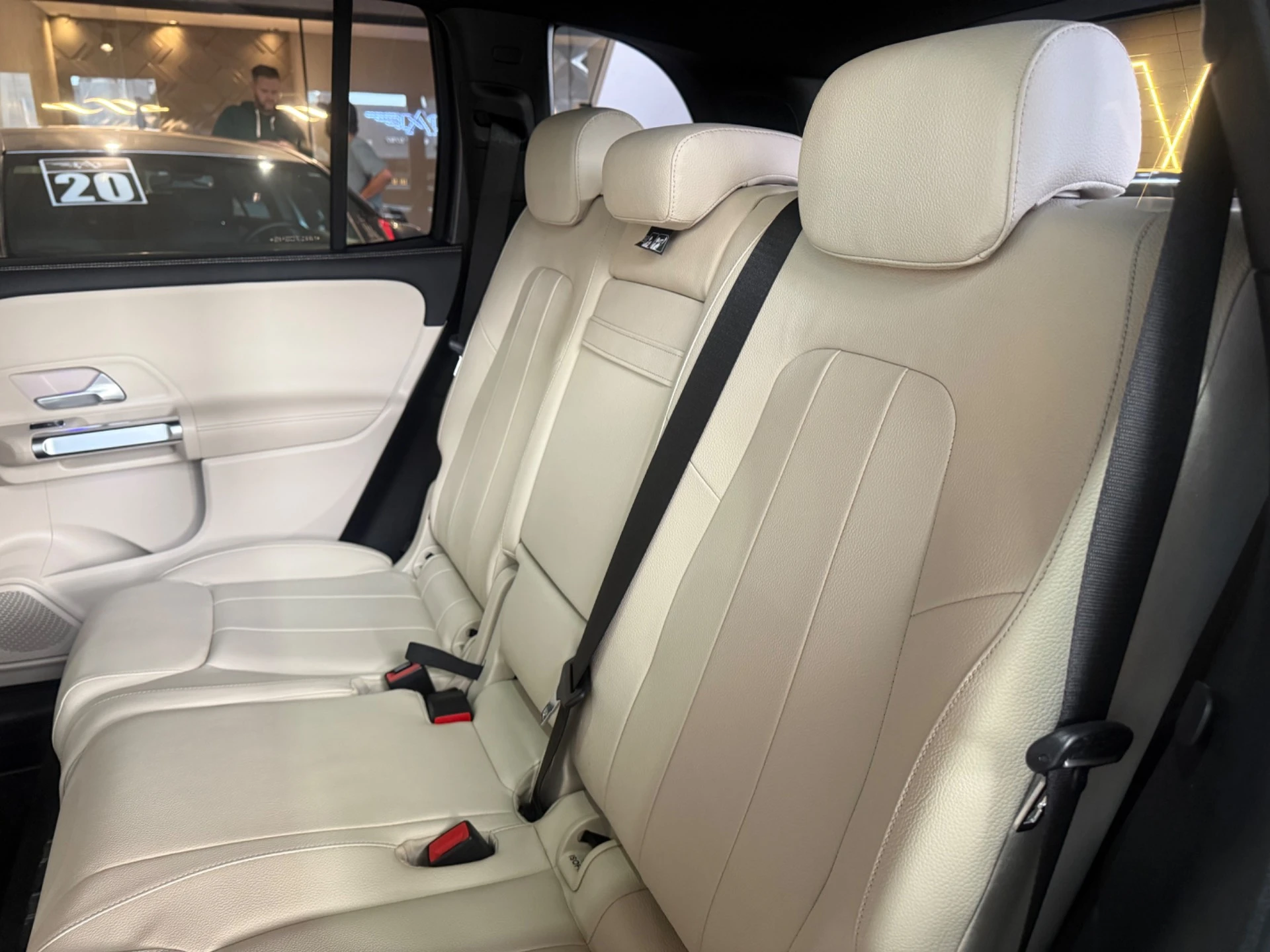 MERCEDES-BENZ GLB 200