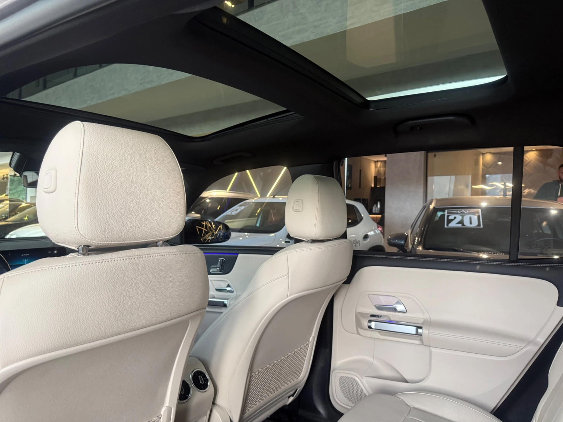 MERCEDES-BENZ GLB 200