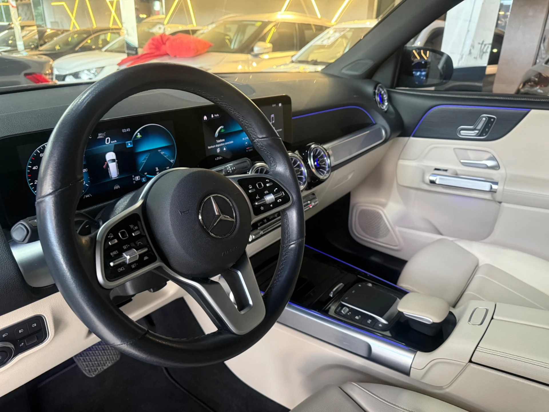 MERCEDES-BENZ GLB 200