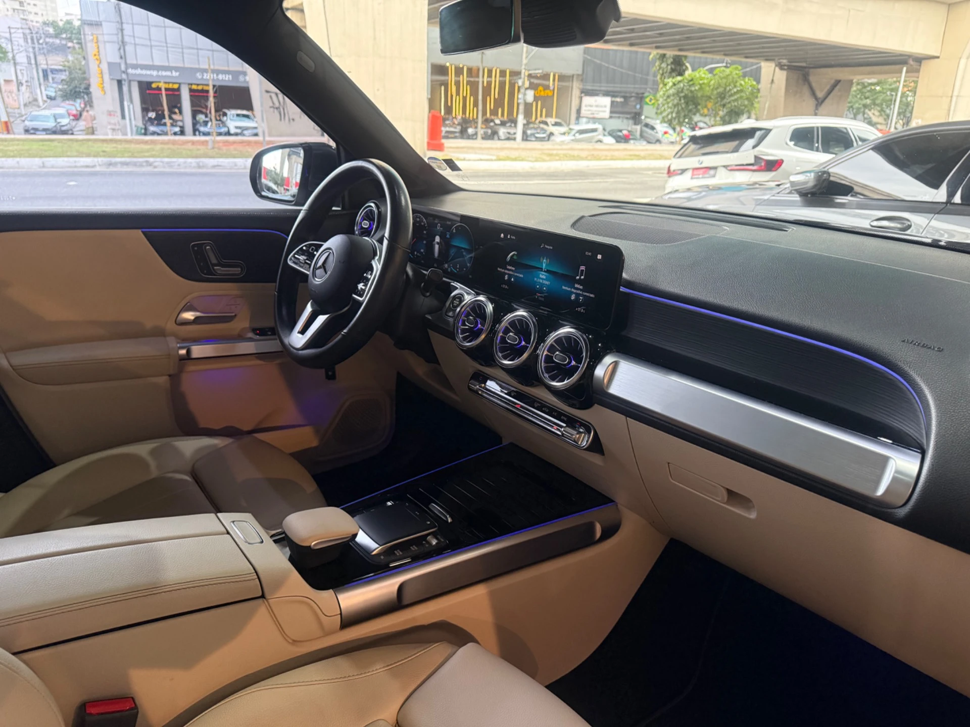 MERCEDES-BENZ GLB 200