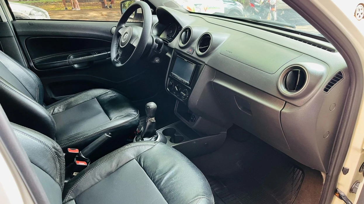 VOLKSWAGEN GOL