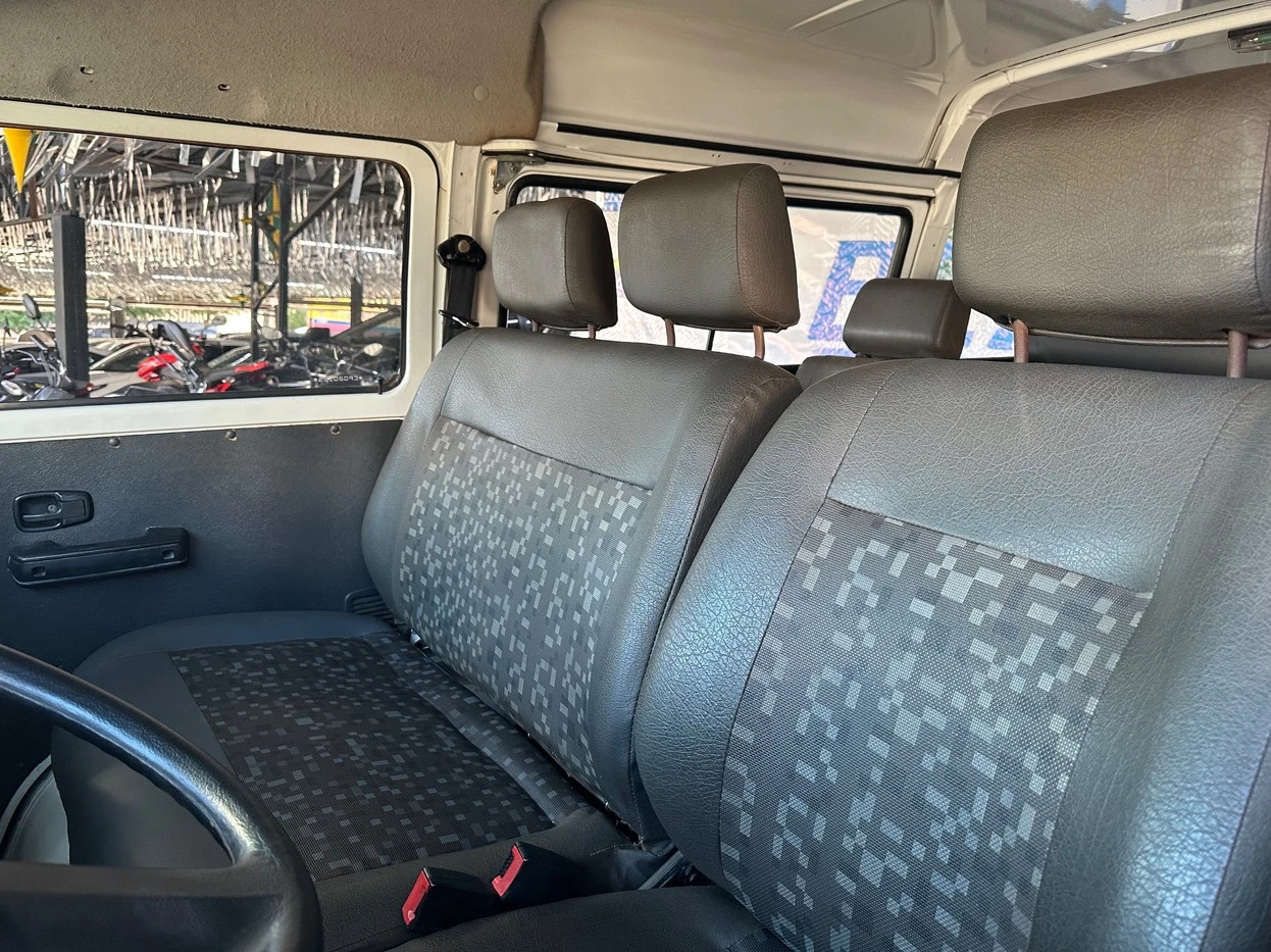 VOLKSWAGEN KOMBI