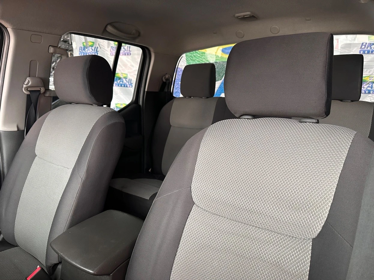 NISSAN FRONTIER