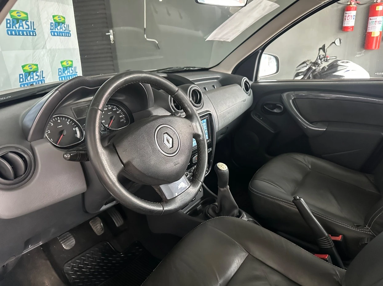 RENAULT DUSTER