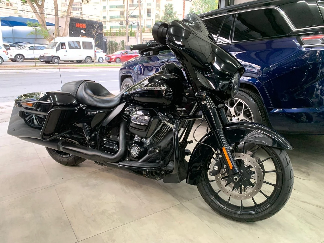 HARLEY-DAVIDSON STREET GLIDE SPECIAL