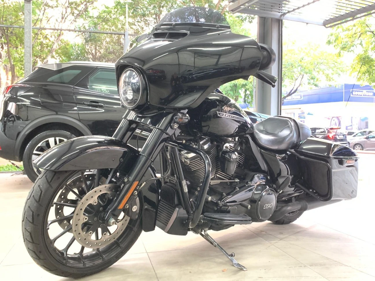 HARLEY-DAVIDSON STREET GLIDE SPECIAL