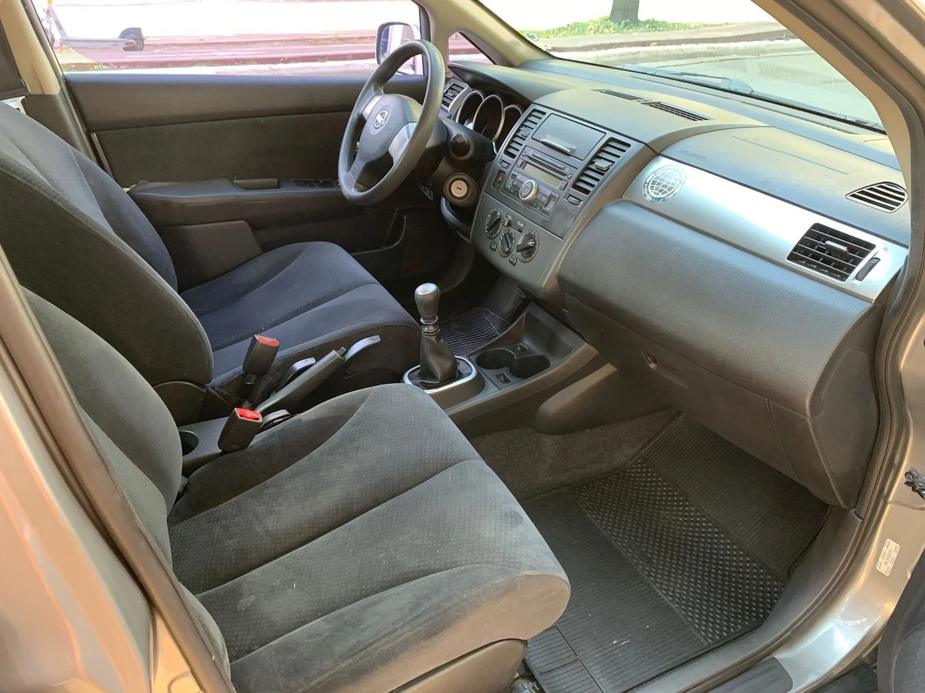 NISSAN TIIDA