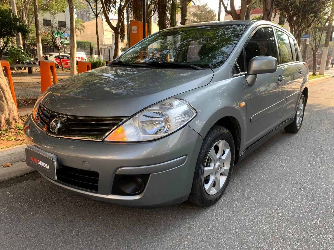 NISSAN TIIDA