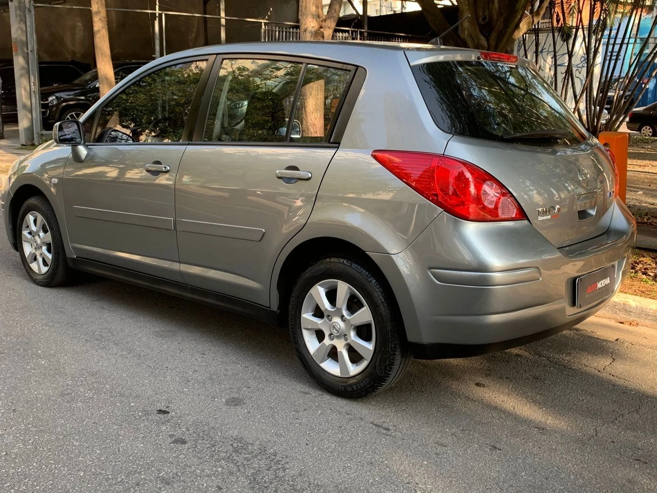 NISSAN TIIDA