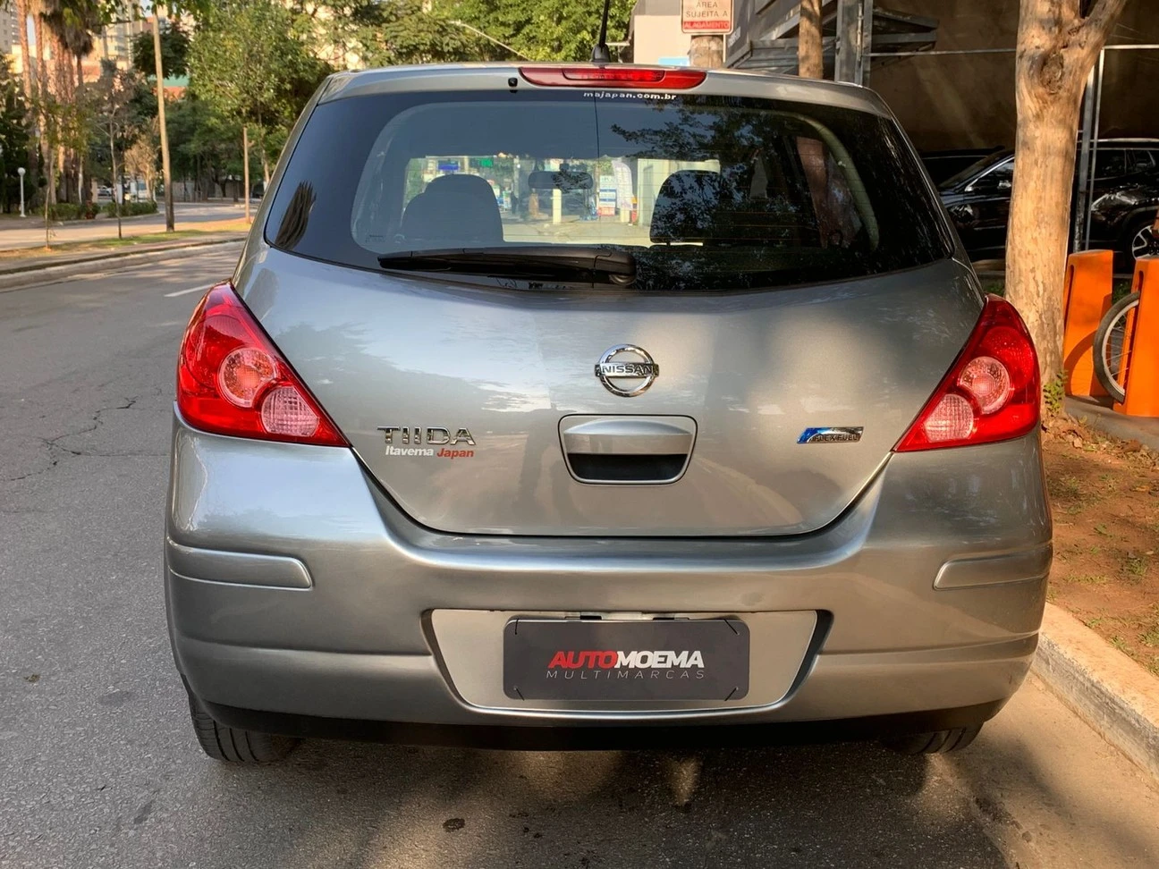 NISSAN TIIDA