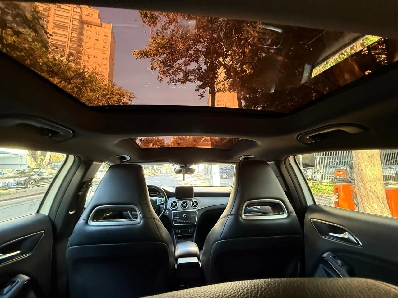 MERCEDES-BENZ GLA 250