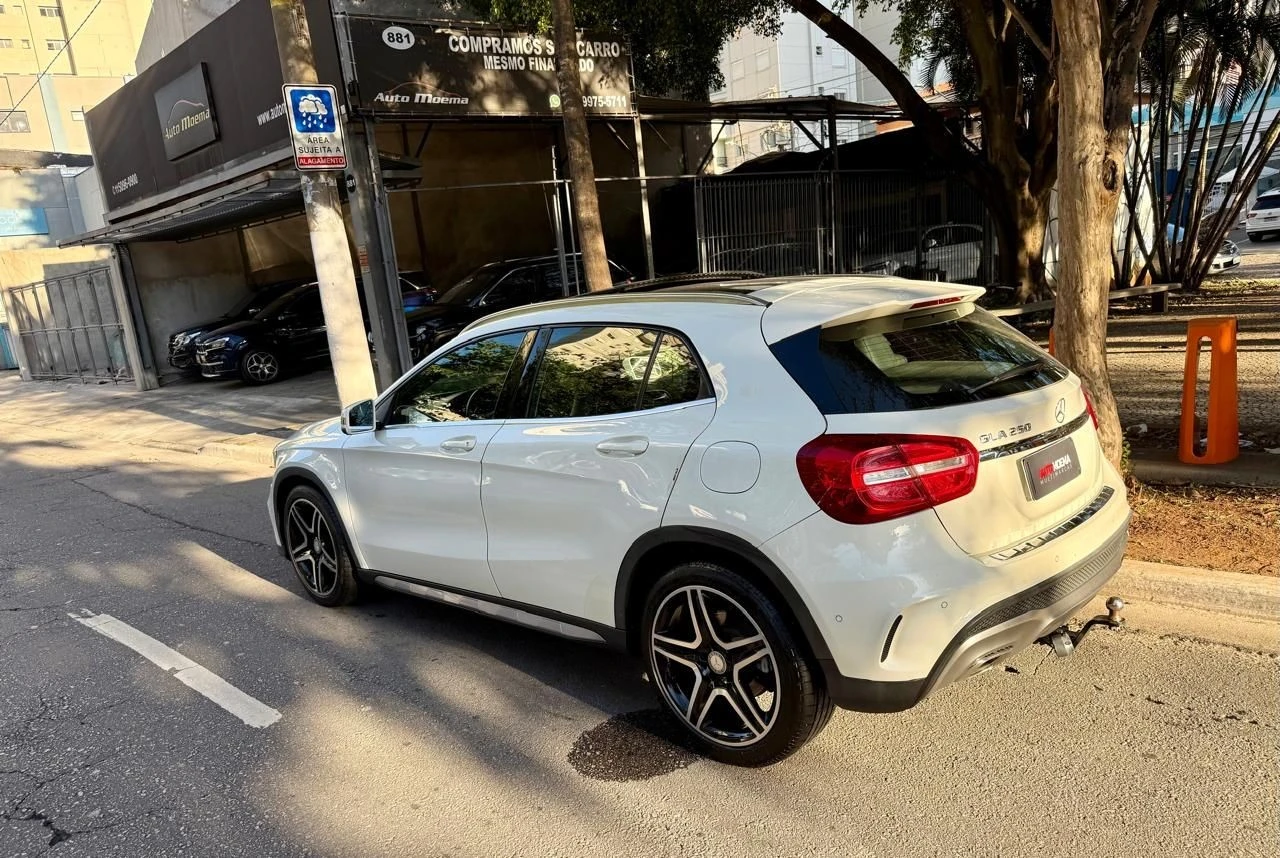 MERCEDES-BENZ GLA 250
