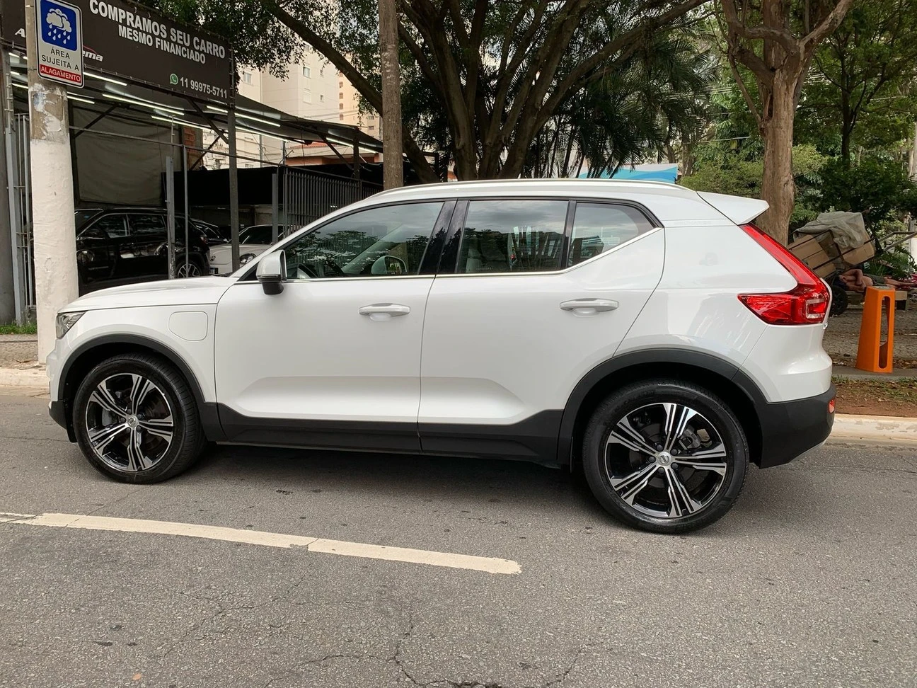 VOLVO XC40