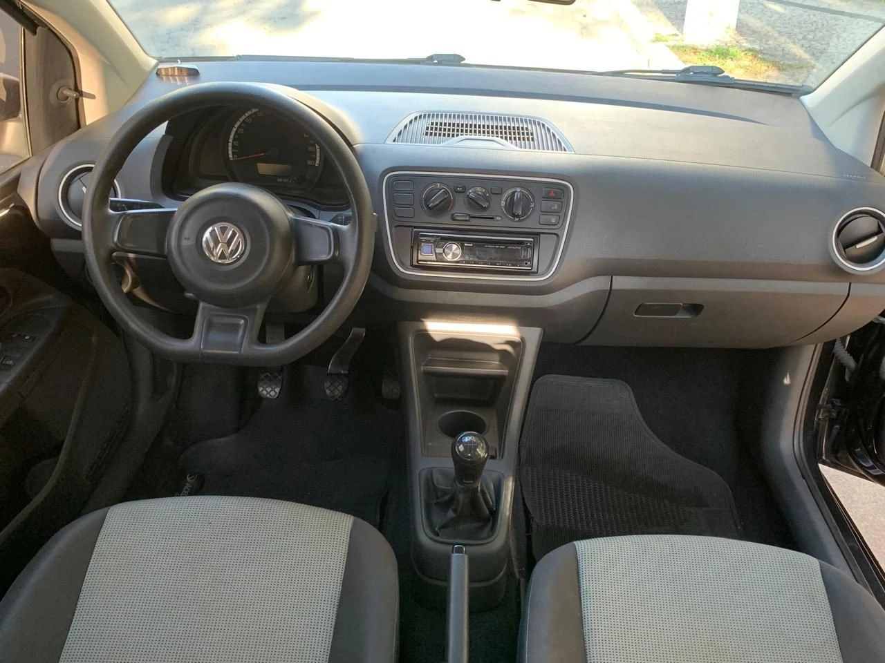 VOLKSWAGEN UP