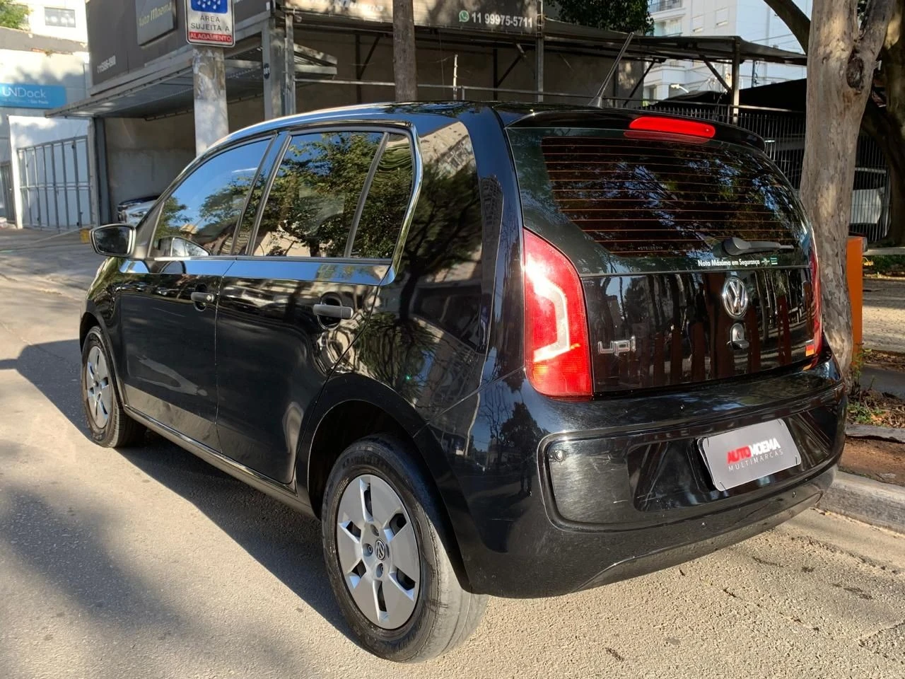 VOLKSWAGEN UP