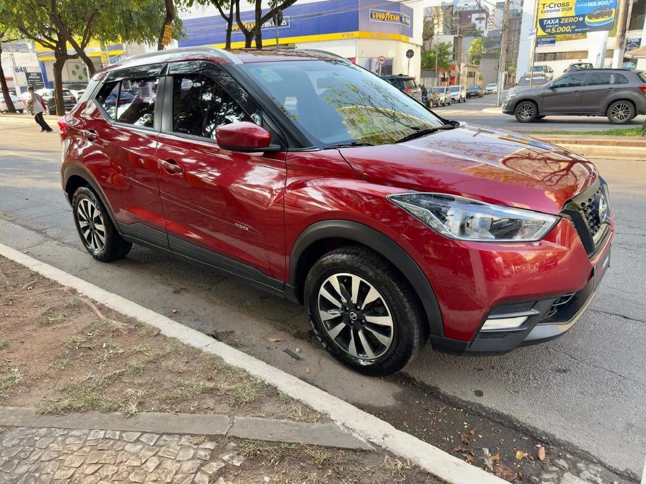 NISSAN KICKS