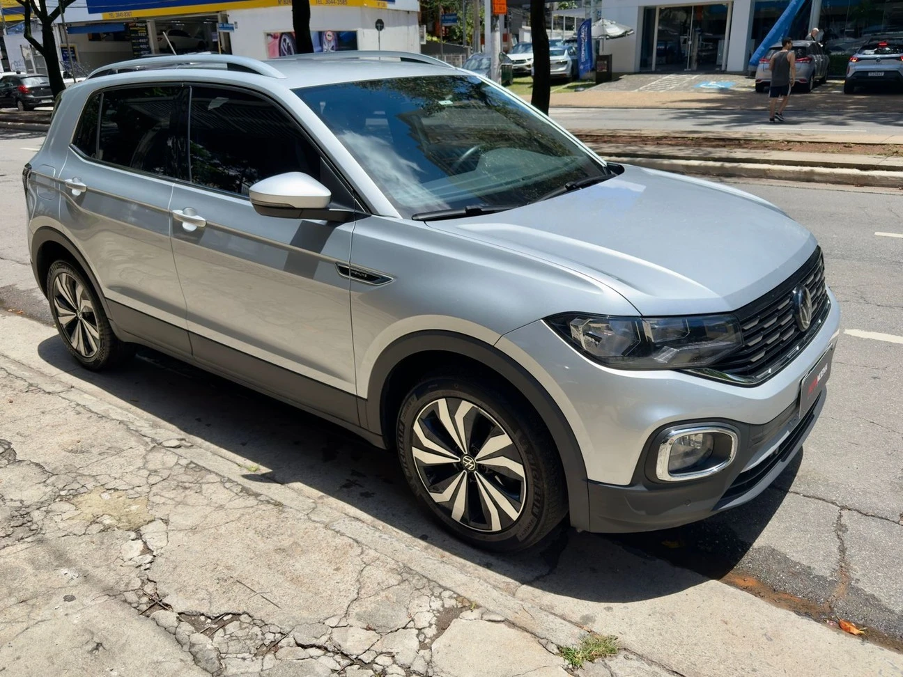 VOLKSWAGEN T-CROSS