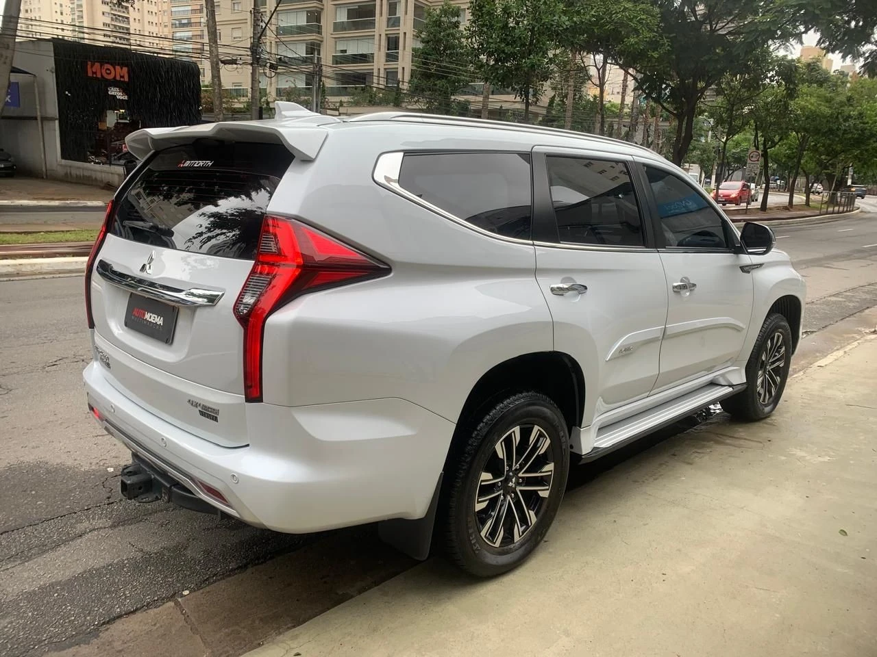 MITSUBISHI PAJERO SPORT