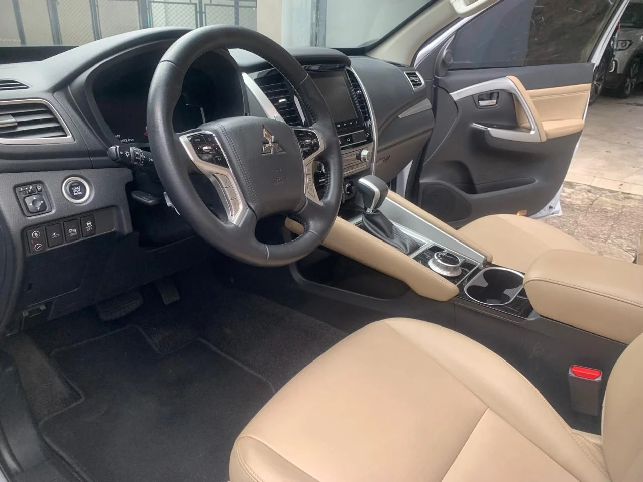 MITSUBISHI PAJERO SPORT