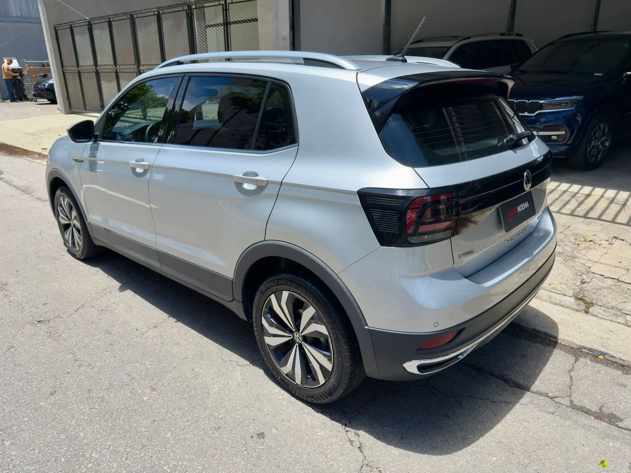 VOLKSWAGEN T-CROSS