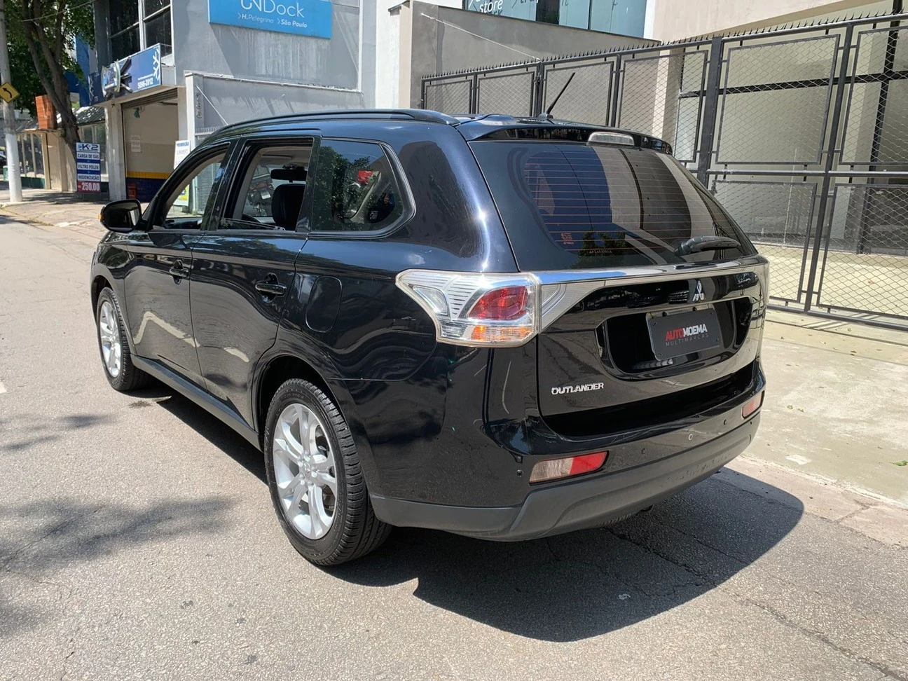 MITSUBISHI OUTLANDER