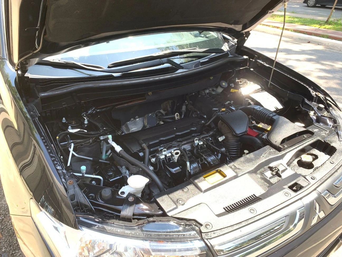 MITSUBISHI OUTLANDER