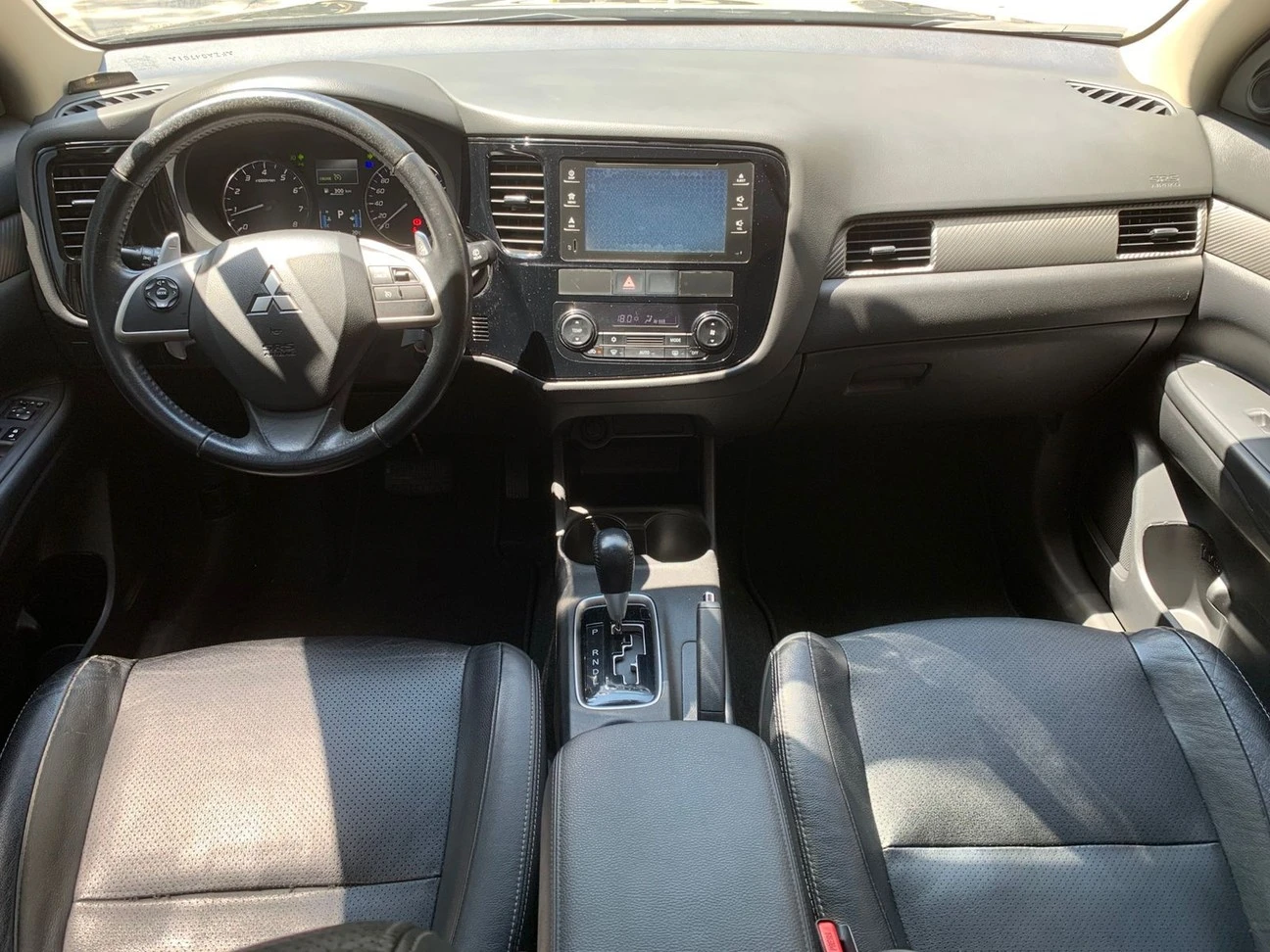 MITSUBISHI OUTLANDER