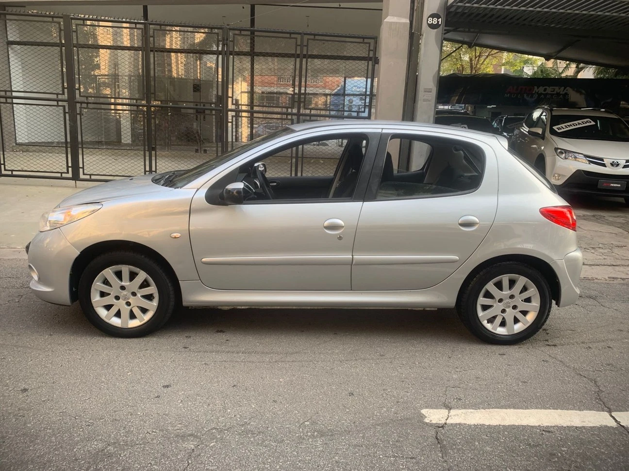 PEUGEOT 207