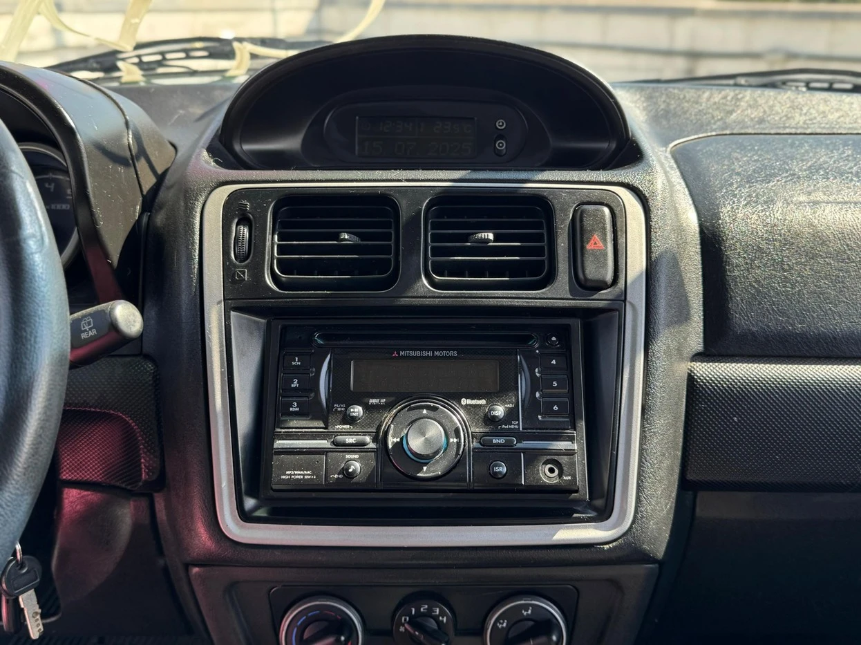 MITSUBISHI PAJERO TR4