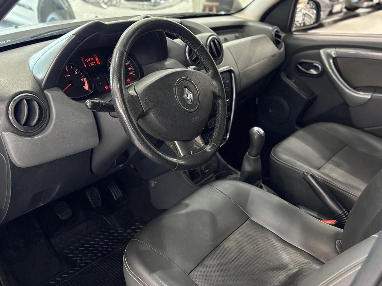 RENAULT DUSTER