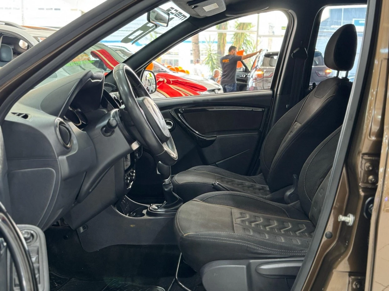 RENAULT DUSTER