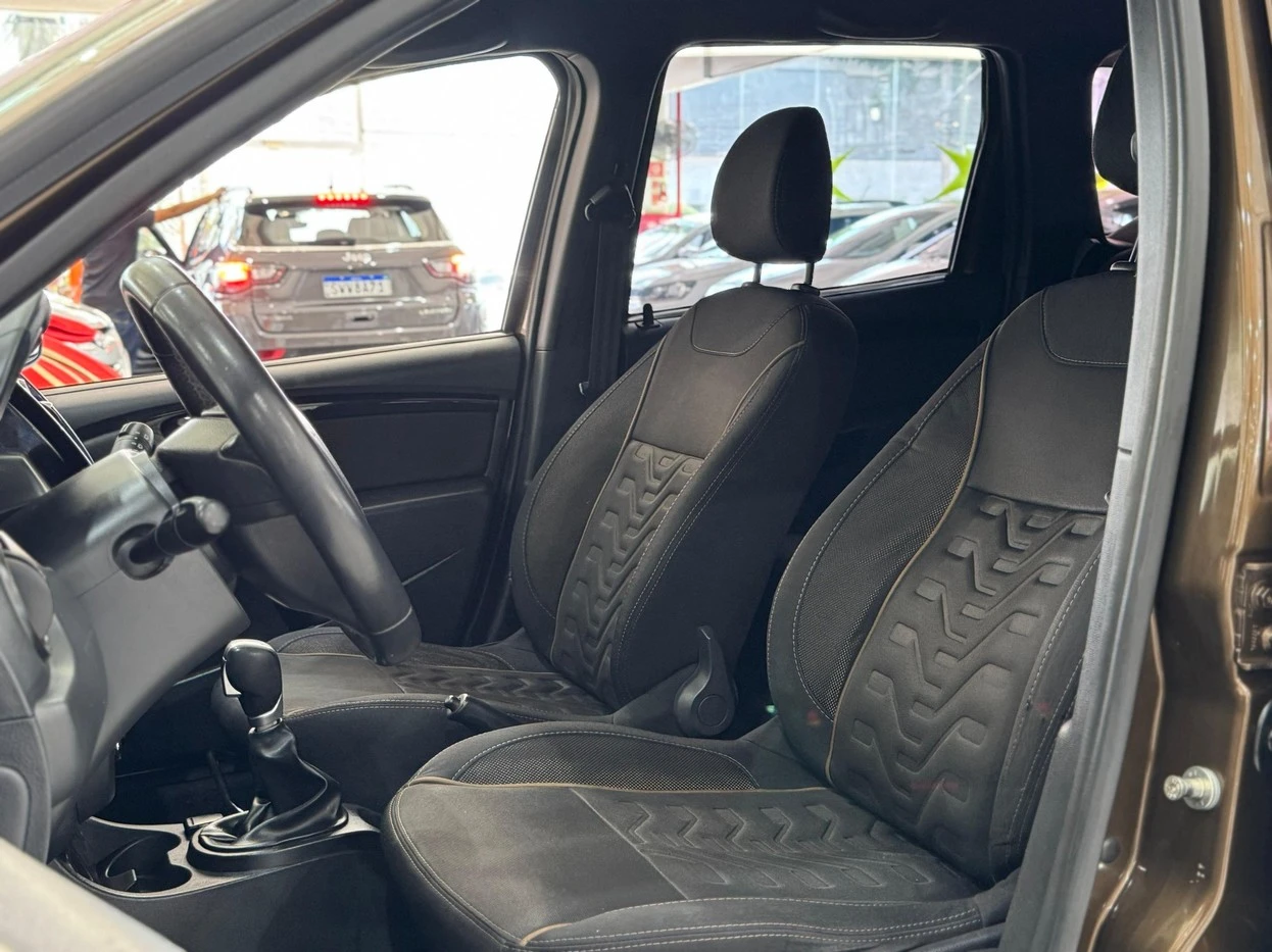 RENAULT DUSTER