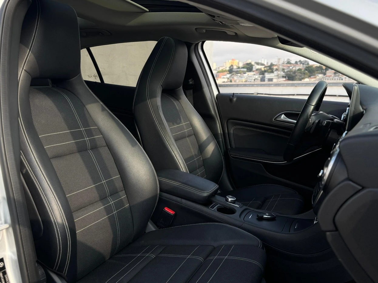 MERCEDES-BENZ GLA 200