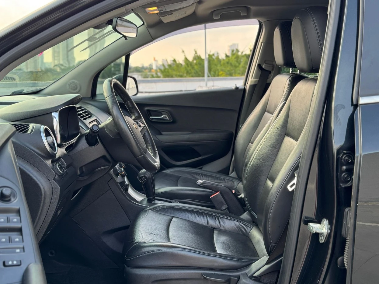 CHEVROLET TRACKER